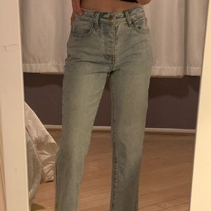 Blue white washed mom jeans